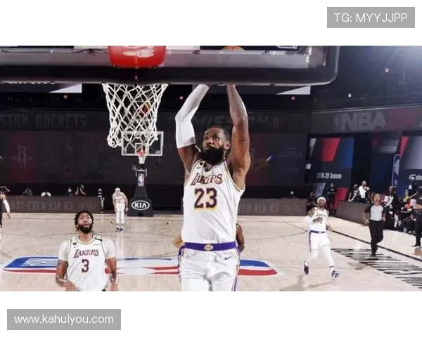 [NBA]詹姆斯中路变向突破 挑篮得手打停比赛.